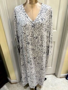 J. Jill Sleep Long-Sleeve Gown in White and Gray Tie-Dye